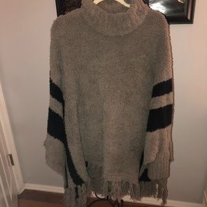 oversized comfy fleece Pancho